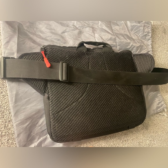 DSPTCH Black Laptop Bag with Flap-Over Design,Shoulder Strap and dust bag - Picture 5 of 9